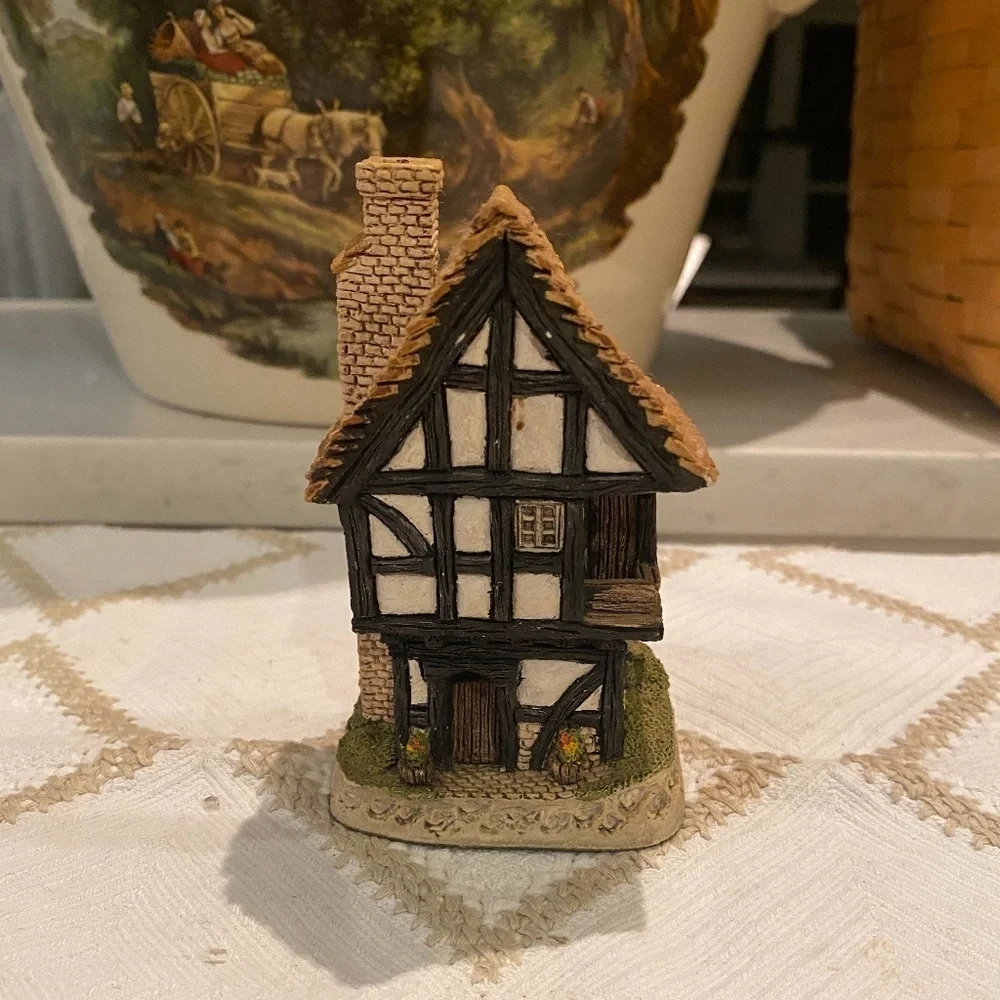 David Winter Spinners Cottage 1984